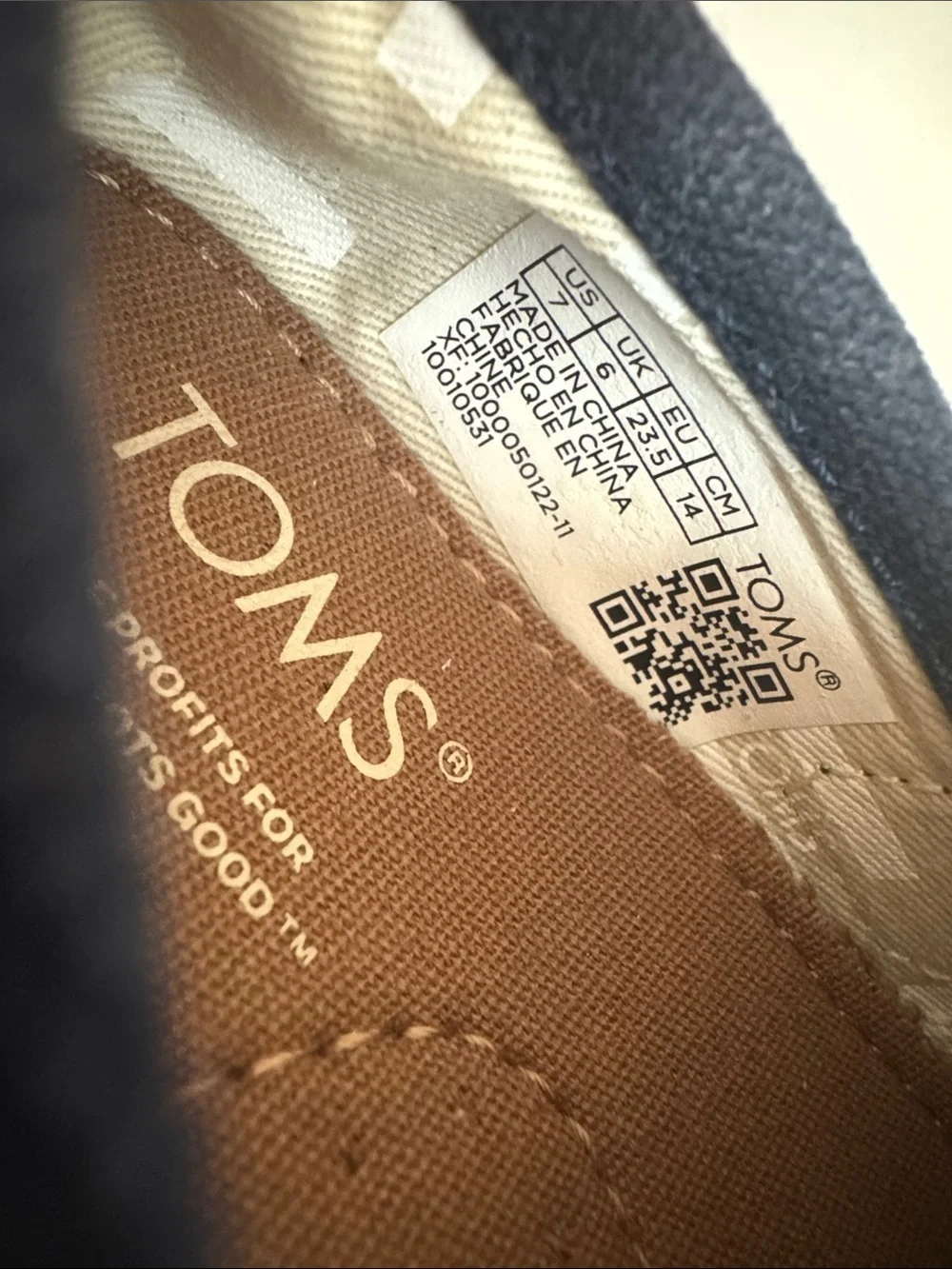 Toms lightweight canvas